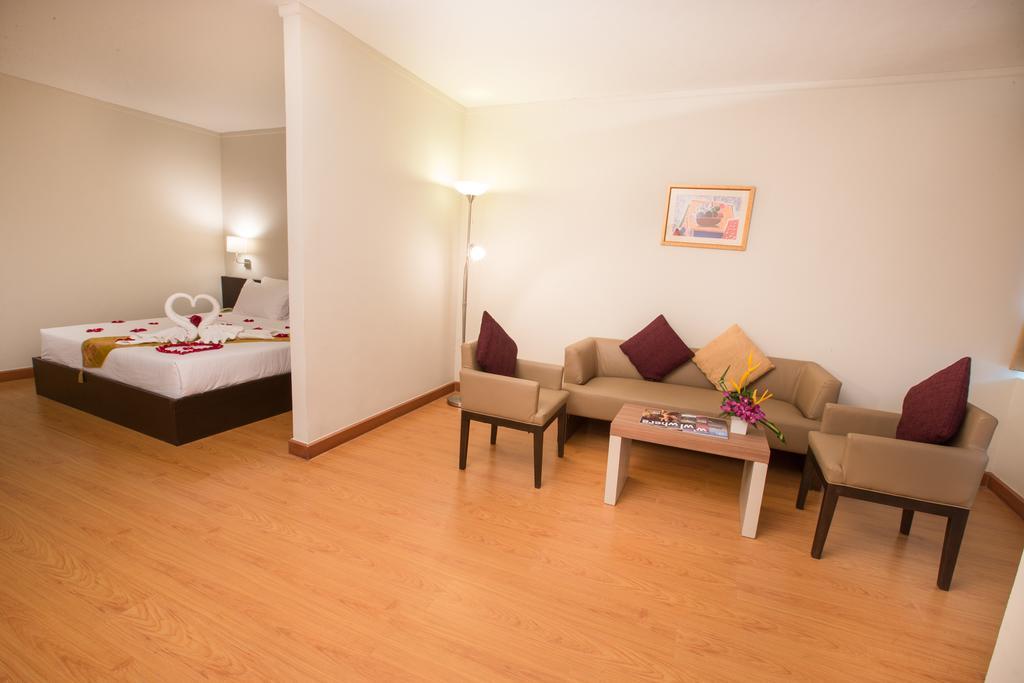 בנגקוק Seasons Siam Hotel מראה חיצוני תמונה