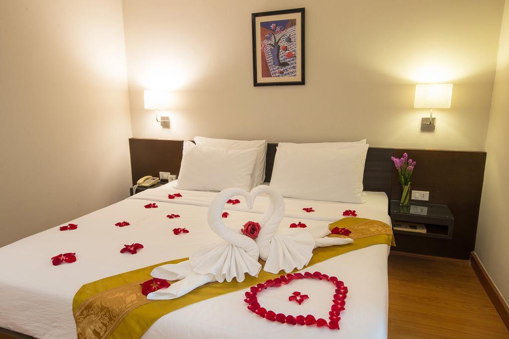 בנגקוק Seasons Siam Hotel מראה חיצוני תמונה