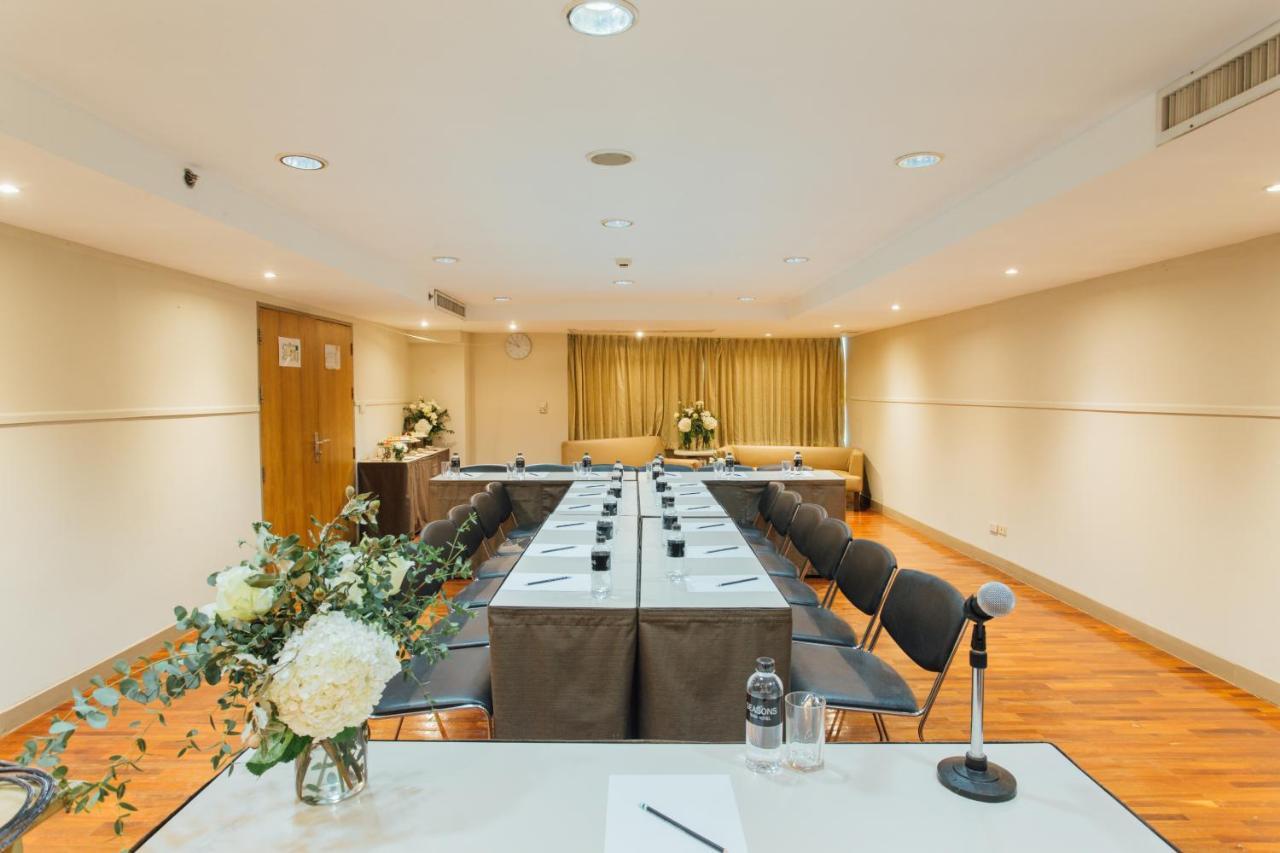 בנגקוק Seasons Siam Hotel מראה חיצוני תמונה